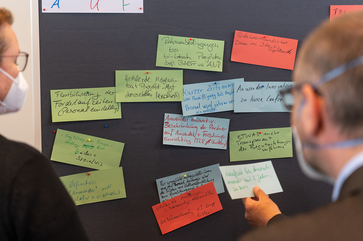 Pinwand mit den Notizen