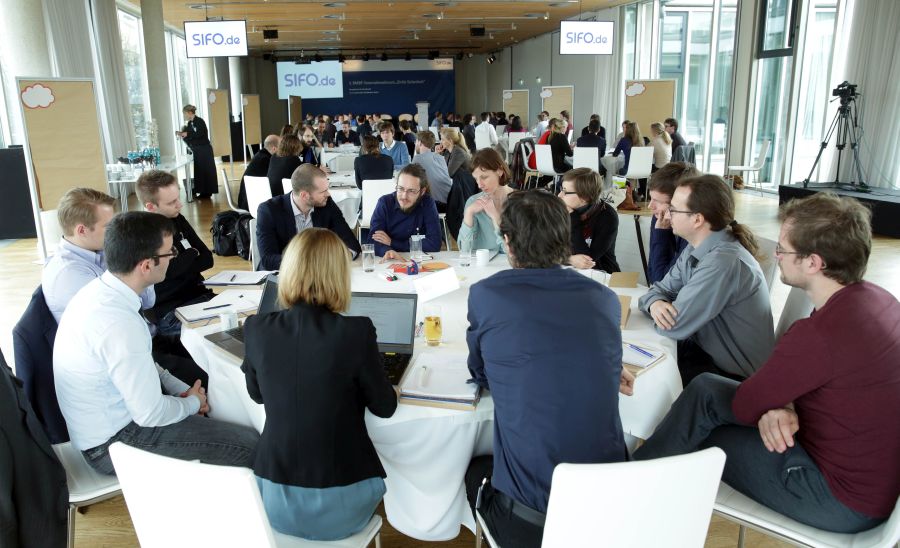 Graduierte beim Workshop während des 3. Treffens des Graduierten-Netzwerks "Zivile Sicherheit"