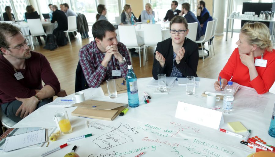Arbeitsgruppe beim 3. Treffen des Graduierten-Netzwerks "Zivile Sicherheit"