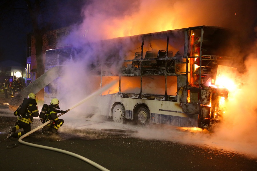 Brennender Bus