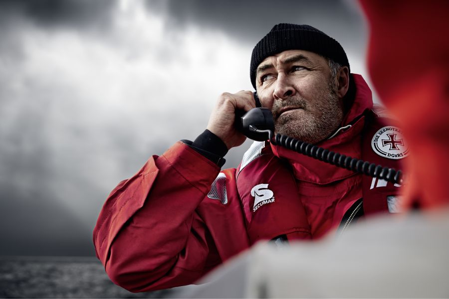 Seeretter am Telefon