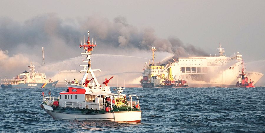 Brand der Fähre „Lisco Gloria“ vor der Insel Fehmarn im Oktober 2010.