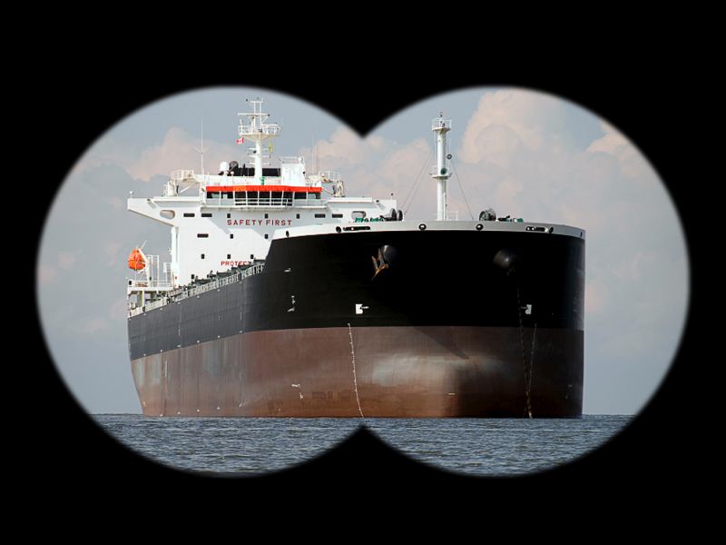 Häufig geraten Handelsschiffe in das Visier von maritimer Piraterie.