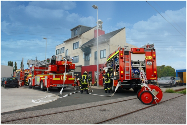 Feuerwehr übt Großeinsatz.