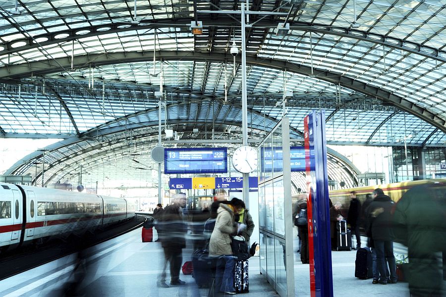 Belebte Bahnhöfe gehören zum Alltag